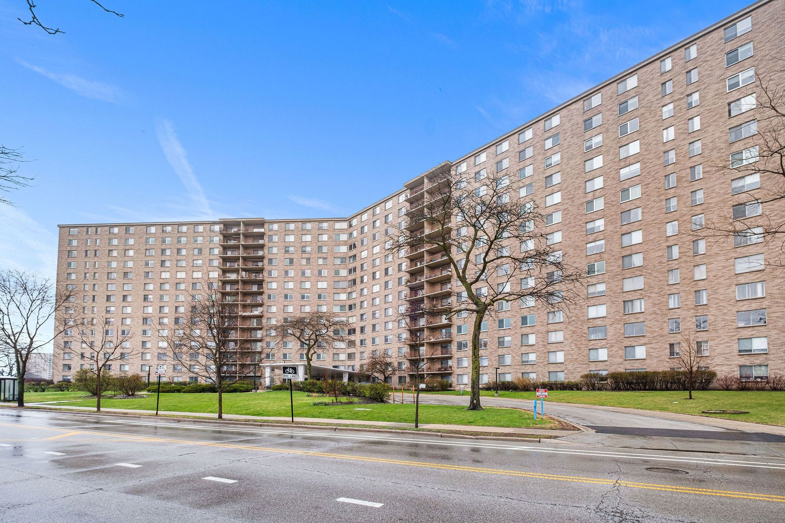 6833 N Kedzie Avenue #1404 — Chicago, IL 60645