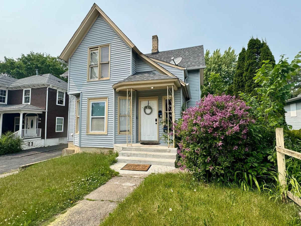 370 Bent Street, Elgin, IL 60120