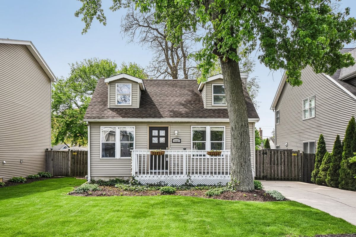 1031 ADELIA Street, Downers Grove, IL 60516