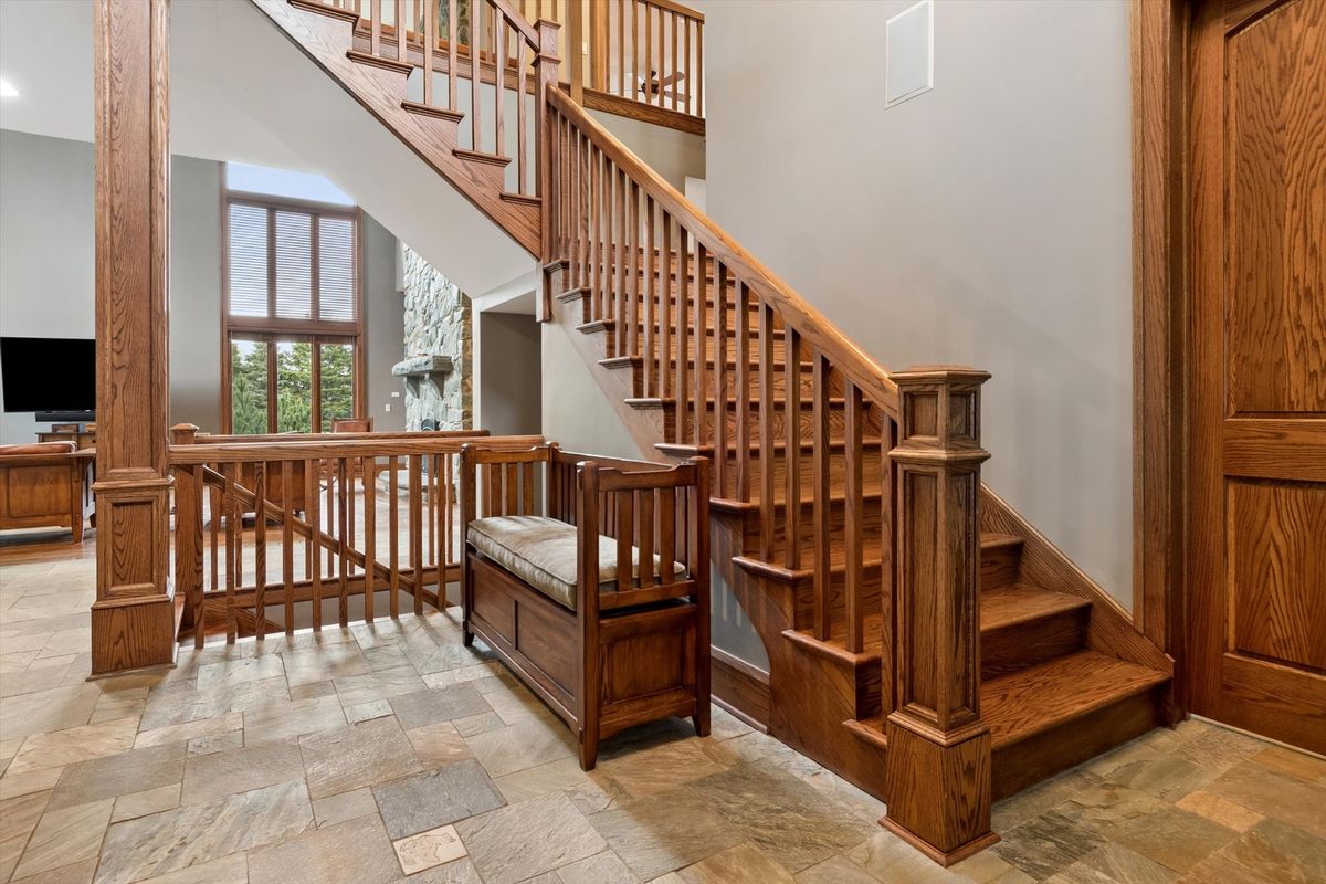 805 N Arlington Heights Road, Itasca, IL 60143