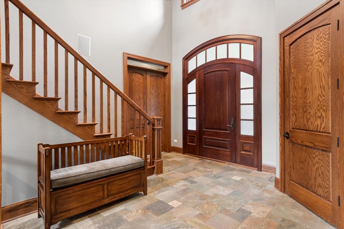 805 N Arlington Heights Road, Itasca, IL 60143