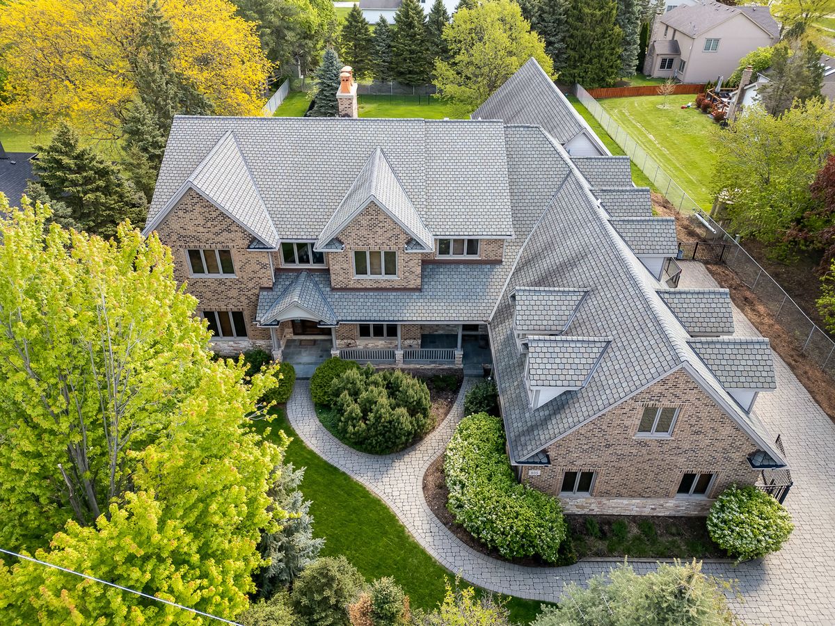 805 Arlington Heights Road, Itasca, IL 60143