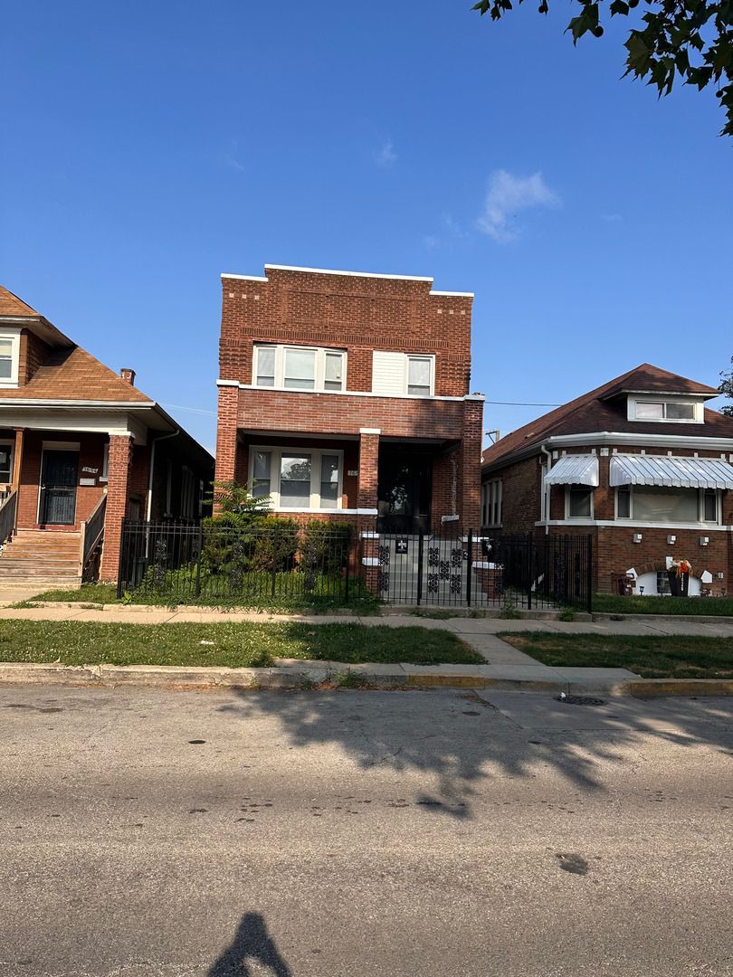 7630 May Street, Chicago, IL 60620
