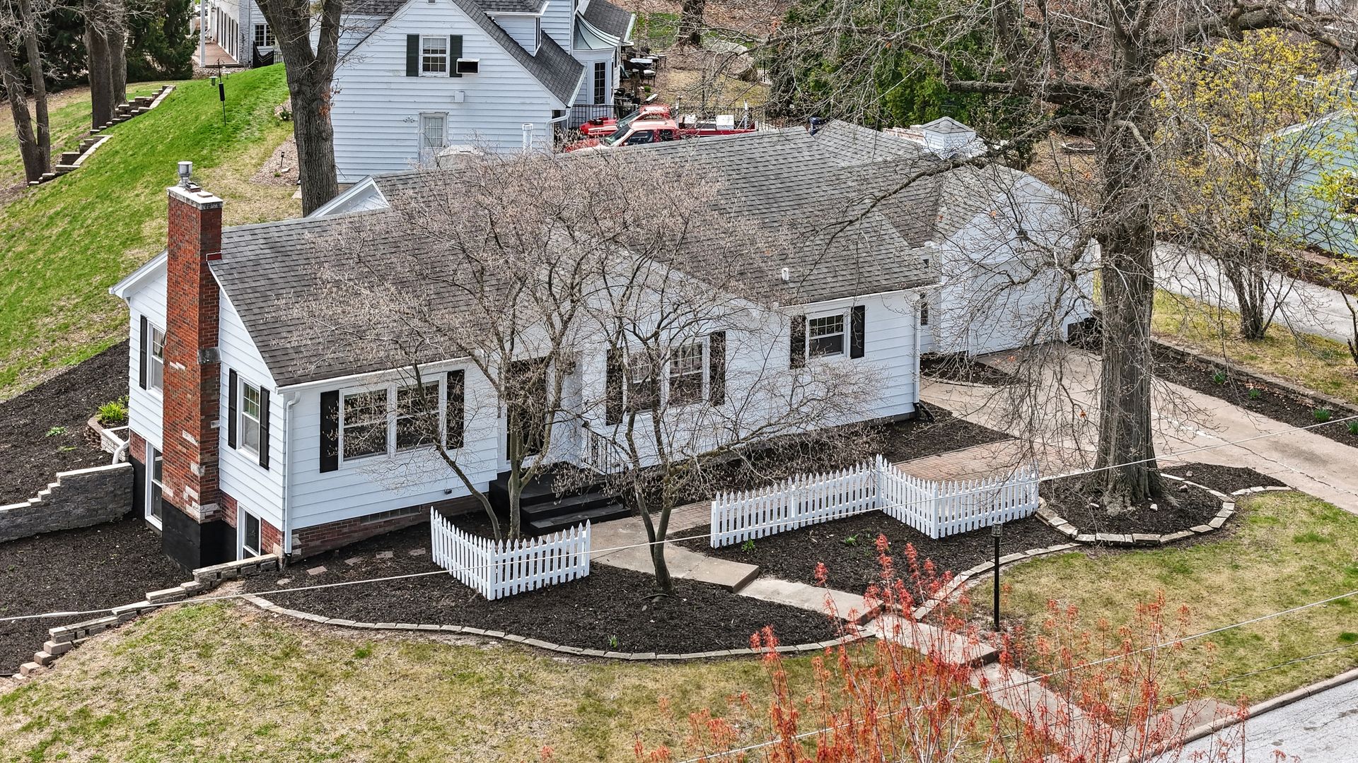 315 Crestline Drive — Bettendorf, IA 52722