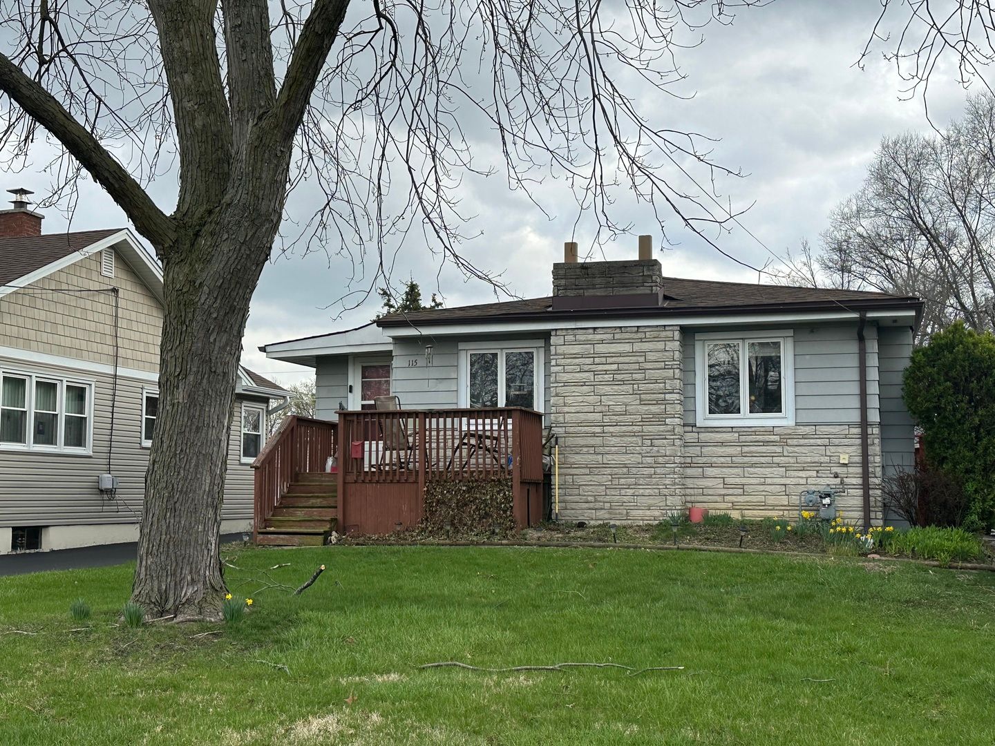 115 E Division Street — Villa Park, IL 60181