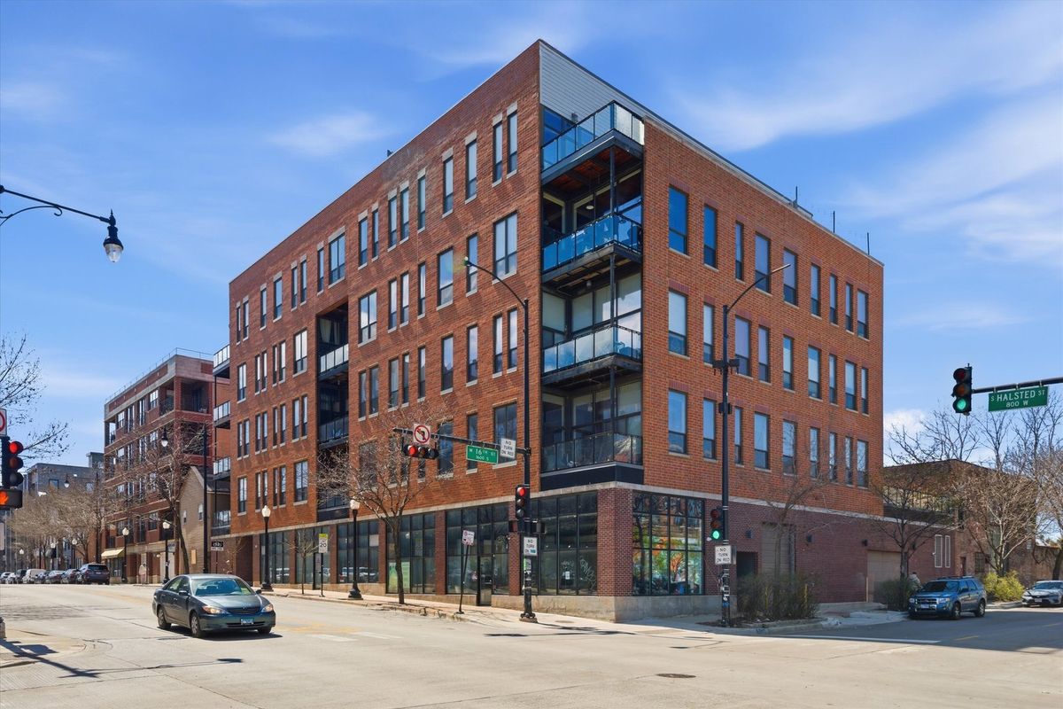 1610 Halsted Street, Chicago, IL 60608