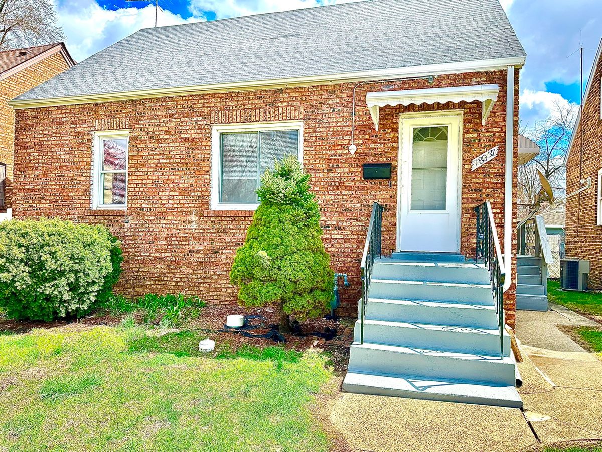 18037 Ridgewood Avenue, Lansing, IL 60438