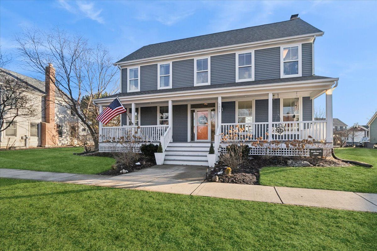 1571 Amos Bennett Street, Grayslake, IL 60030