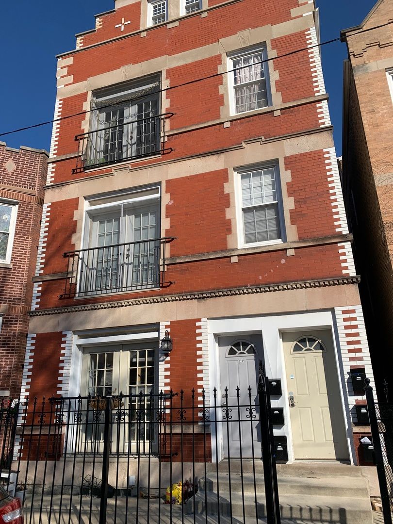 3219 Lituanica Avenue, Chicago, IL 60608