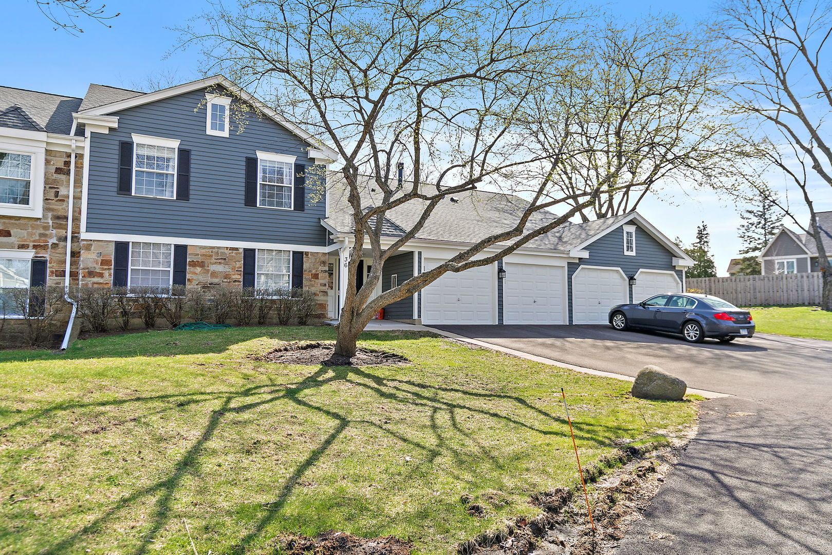 36 Waterbury Lane #01 — Schaumburg, IL 60193