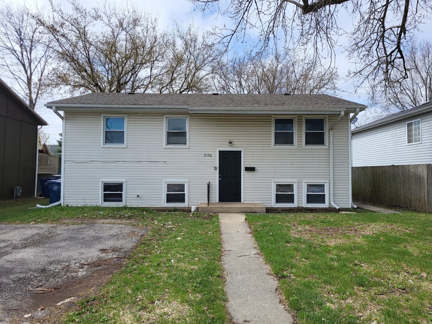 2106 Lewis Avenue — North Chicago, IL 60064