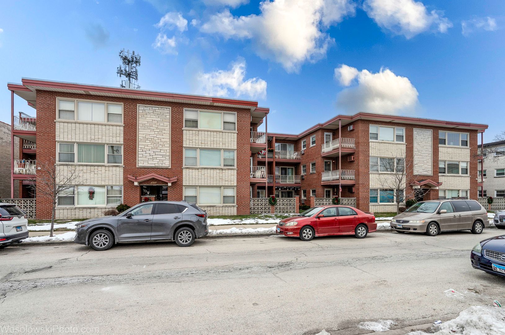 3023 Paris Avenue #205 — River Grove, IL 60171