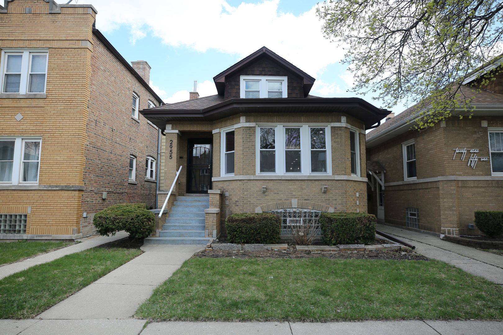 2955 N LOTUS Avenue — Chicago, IL 60641