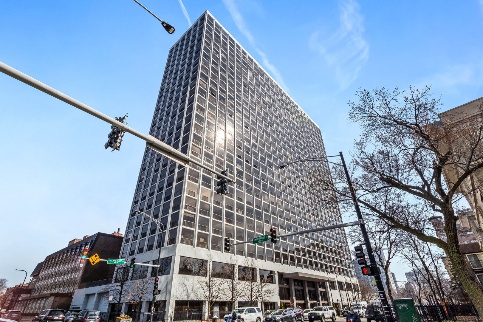 4343 CLARENDON Avenue — Chicago, IL 60613