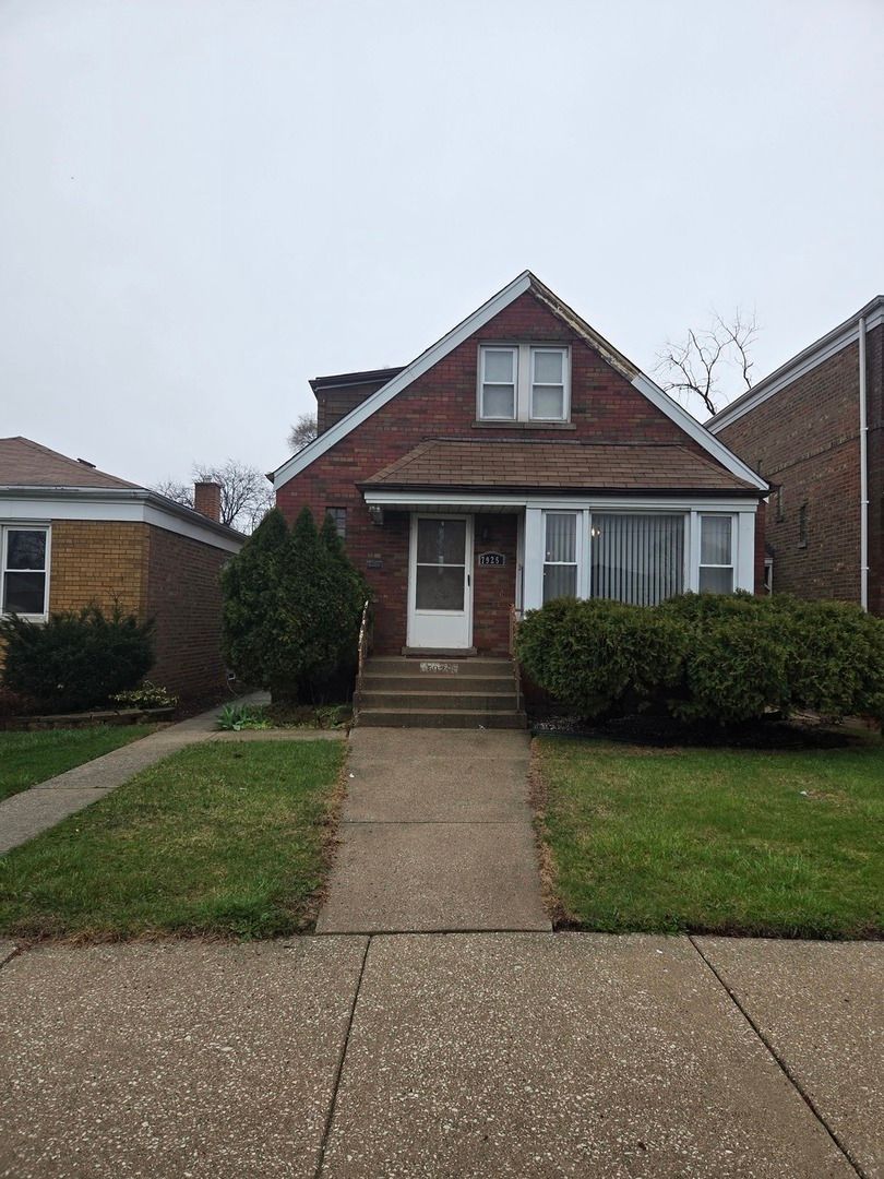 7925 S Richmond Street — Chicago, IL 60652