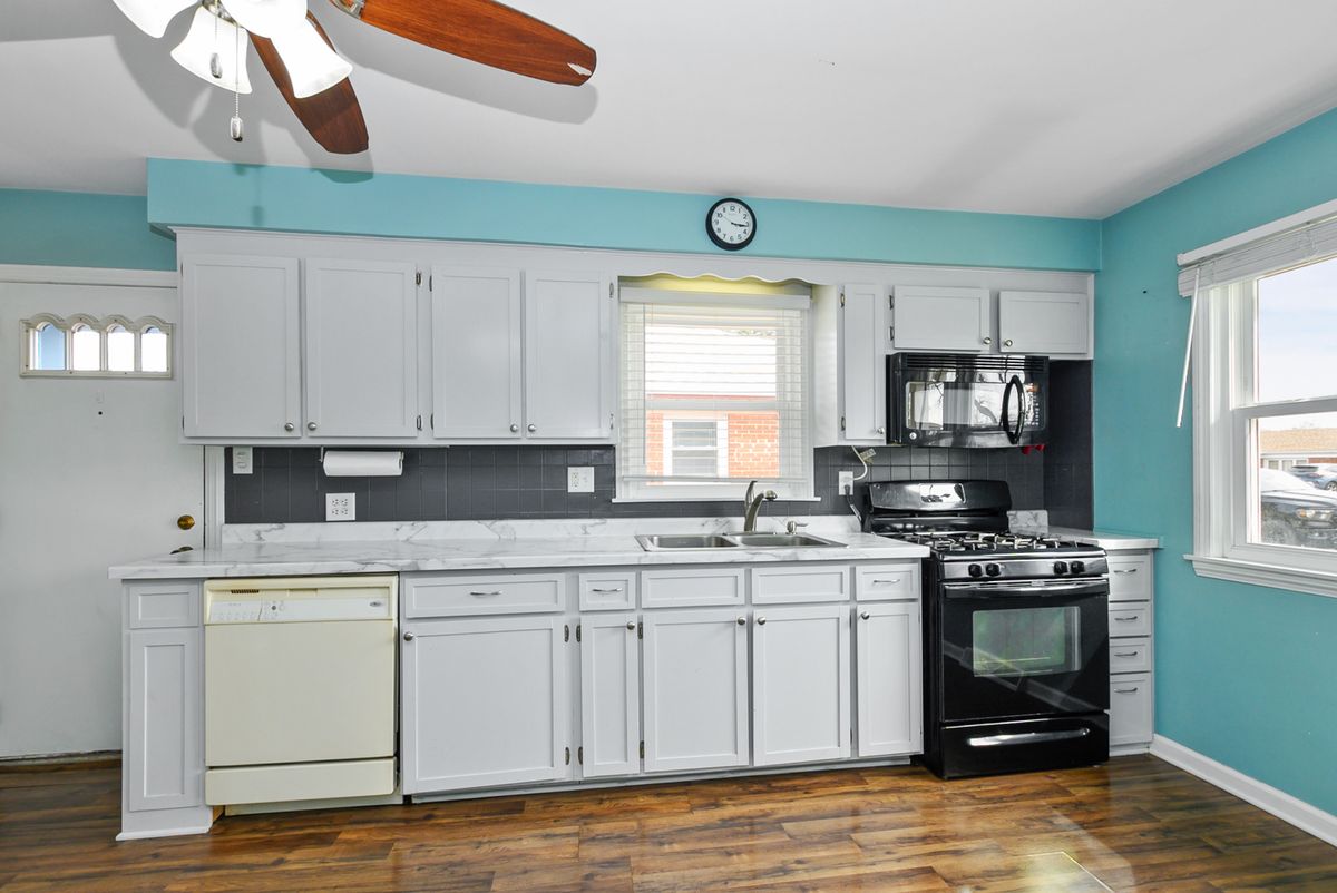 11568 S Troy Drive, Merrionette Park, IL 60803
