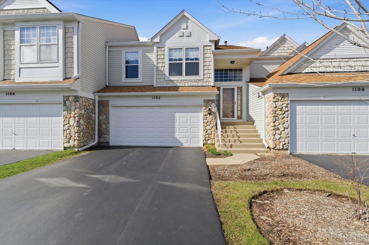 1102 Delta Drive #1102 — Elgin, IL 60123