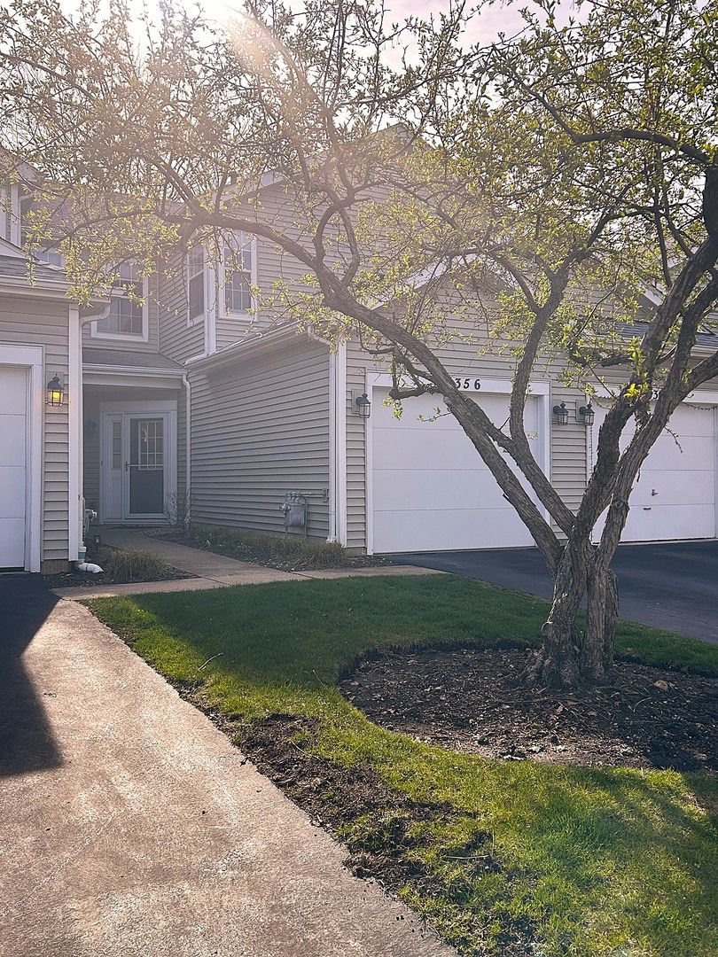 356 Fallbrook Court — Schaumburg, IL 60194