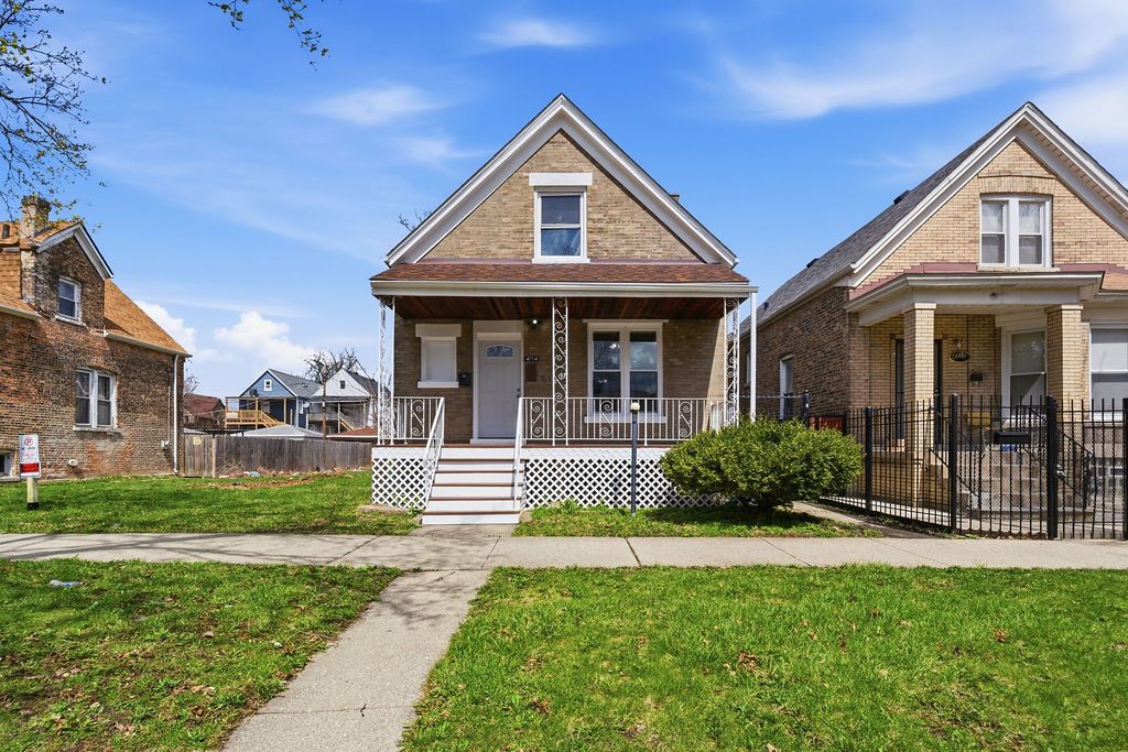 4714 W Maypole Avenue — Chicago, IL 60644