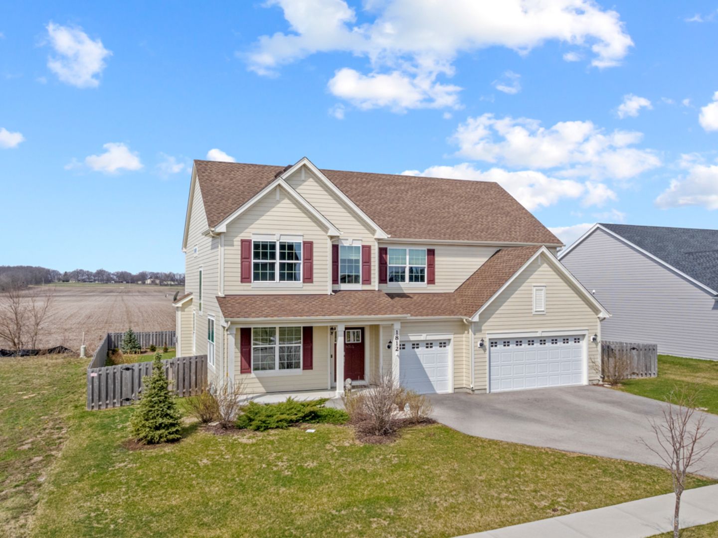 1812 Empress Drive — Elgin, IL 60124
