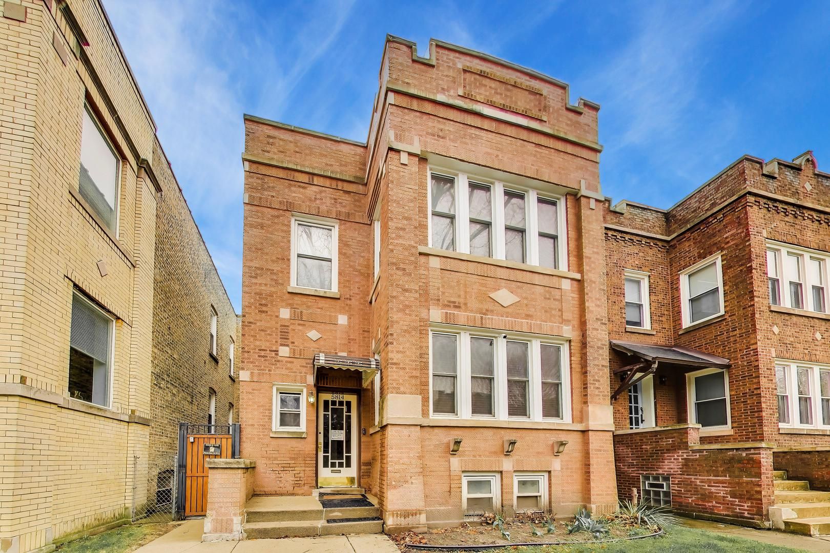 5814 N Campbell Avenue — Chicago, IL 60659