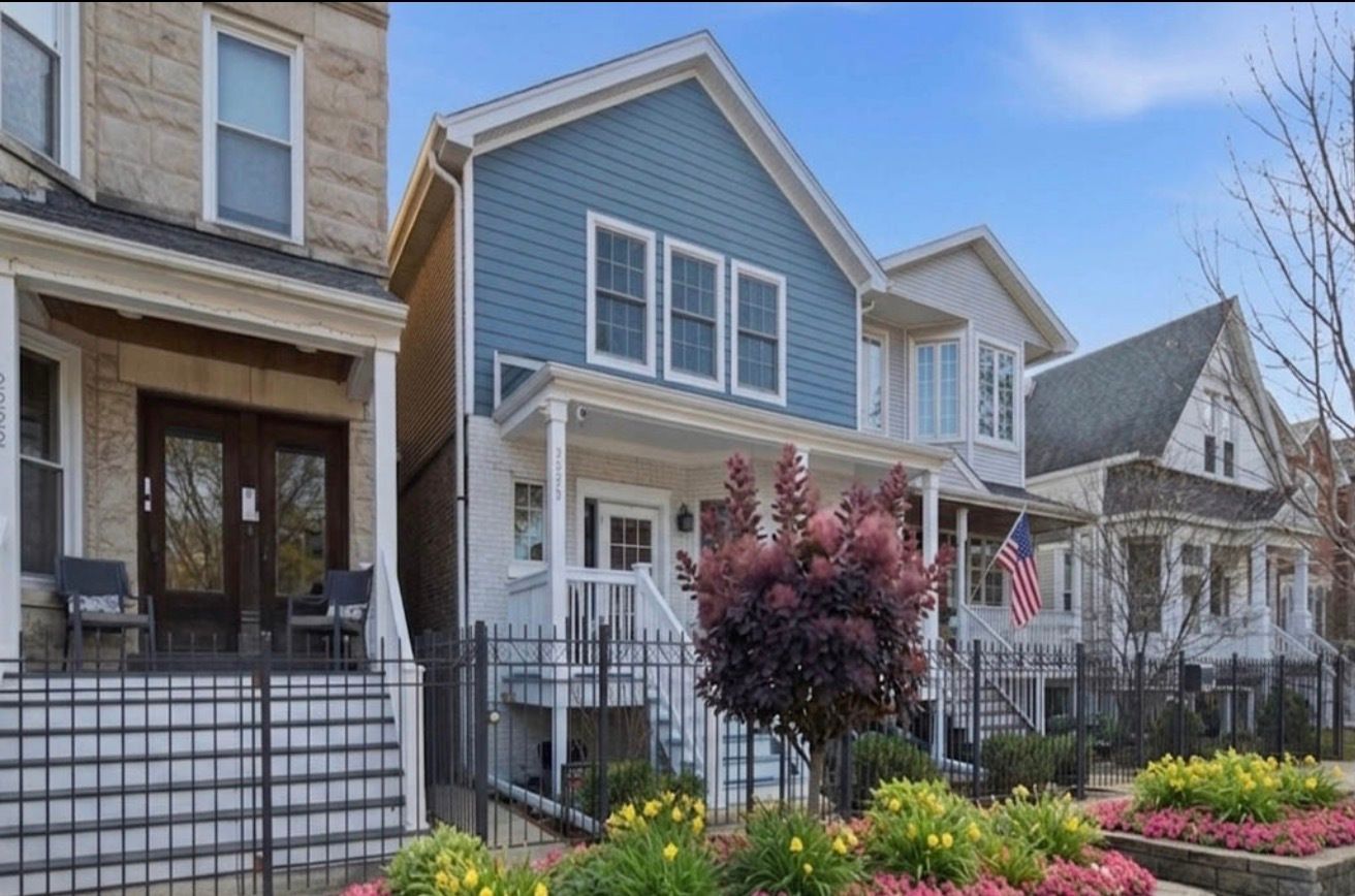 2229 W School Street — Chicago, IL 60618