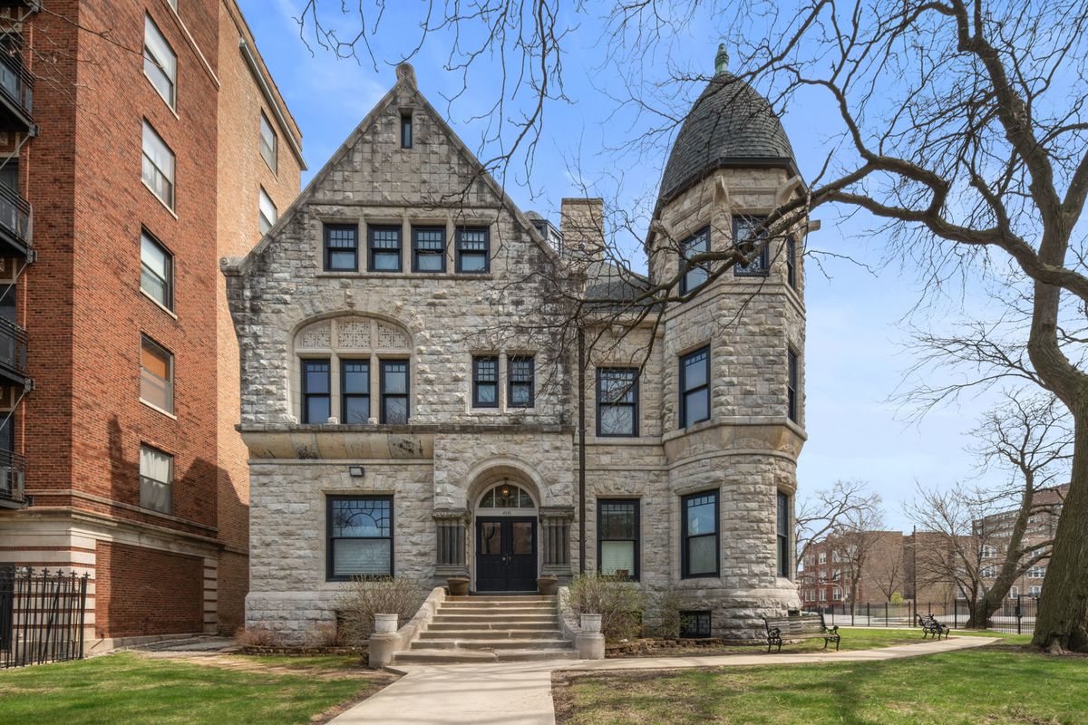 4545 Drexel Boulevard, Chicago, IL 60653