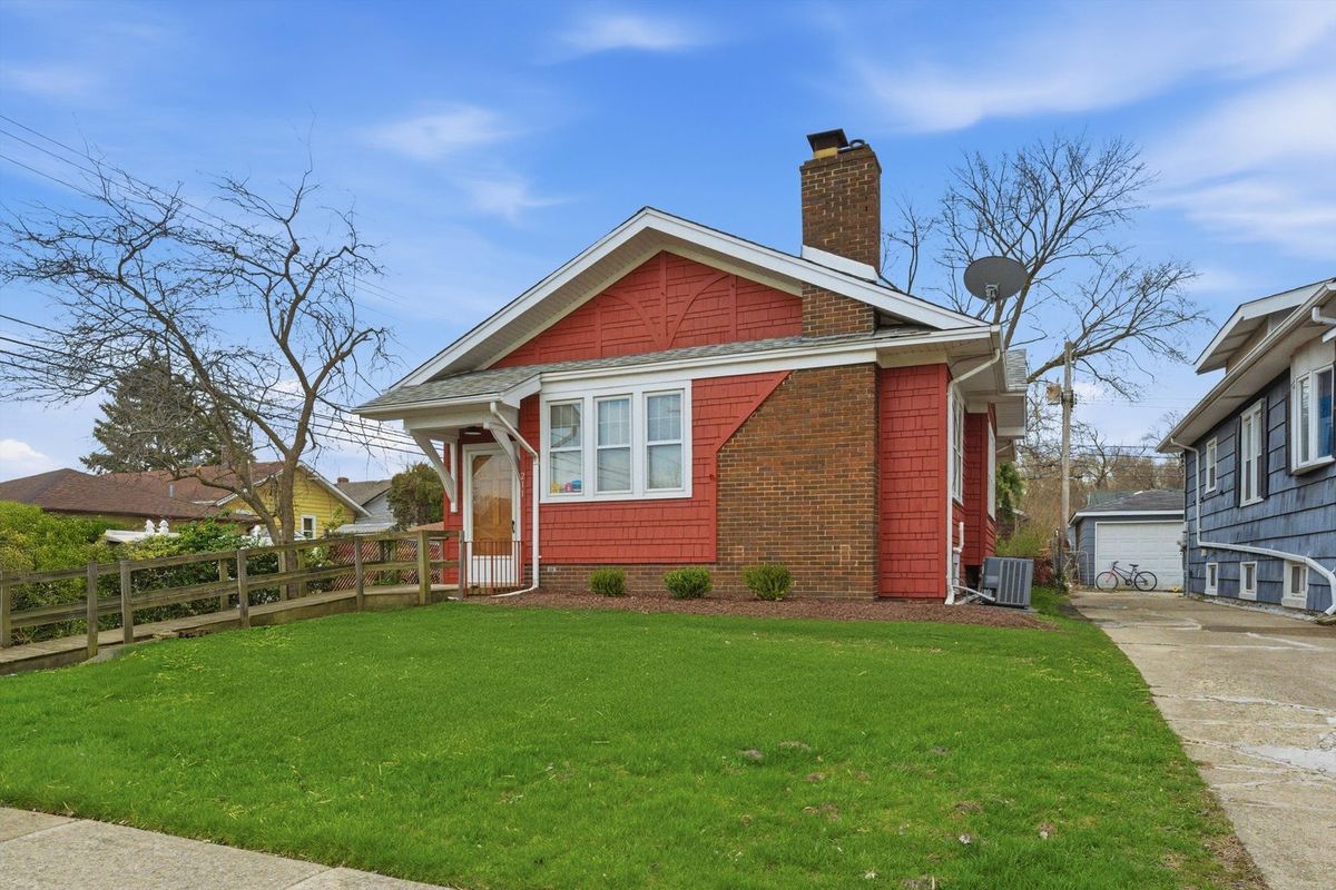 211 Waltham Street, Calumet City, IL 60409