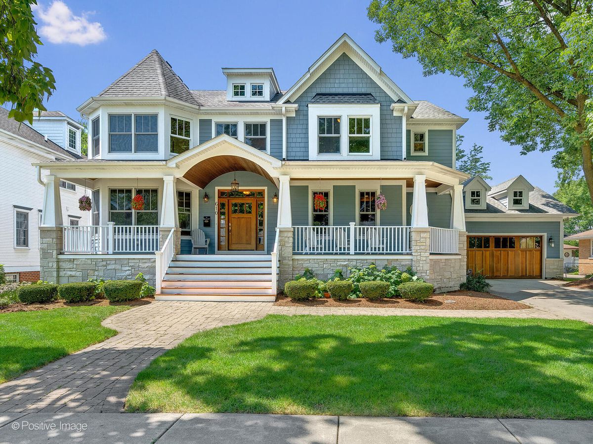 610 WASHINGTON Street, Elmhurst, IL 60126