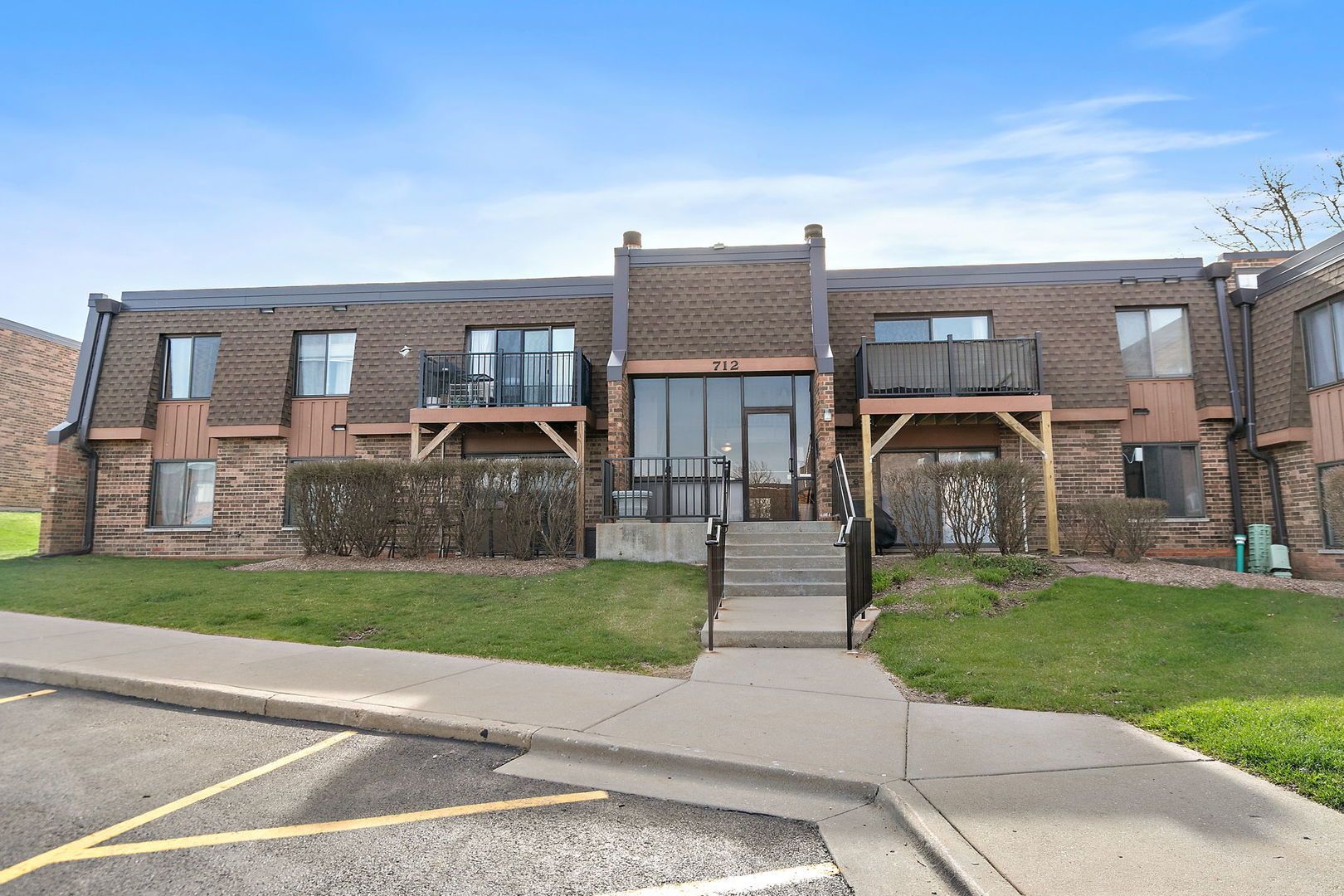 712 Tipperary Court #2B — Schaumburg, IL 60193