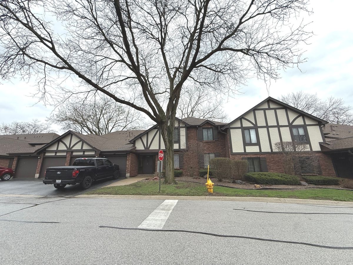 11301 Sycamore Lane, Palos Hills, IL 60465