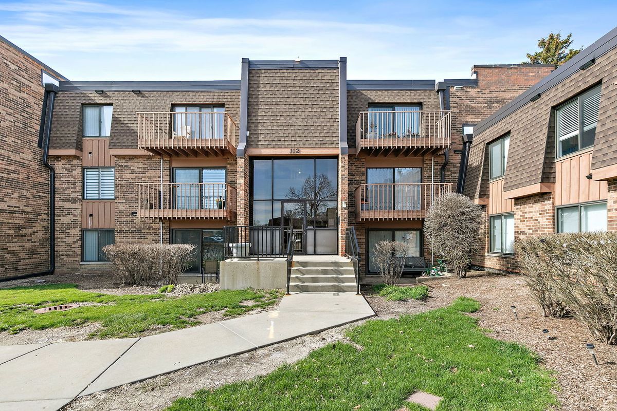112 Mullingar Court, Schaumburg, IL 60193