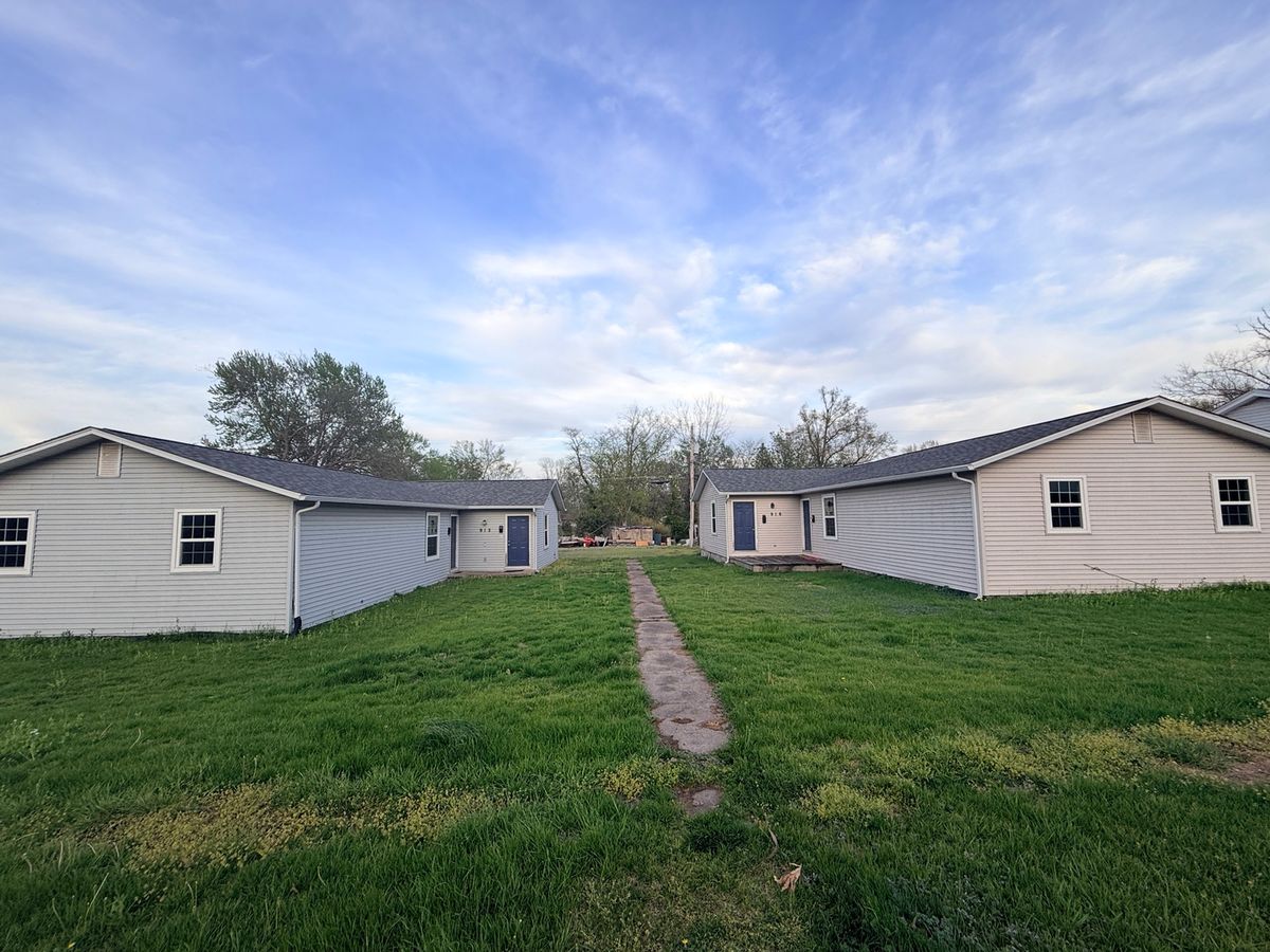 916 10th Street, Herrin, IL 62948