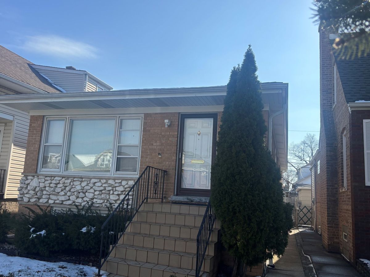 5246 Liano Avenue, Chicago, IL 60630