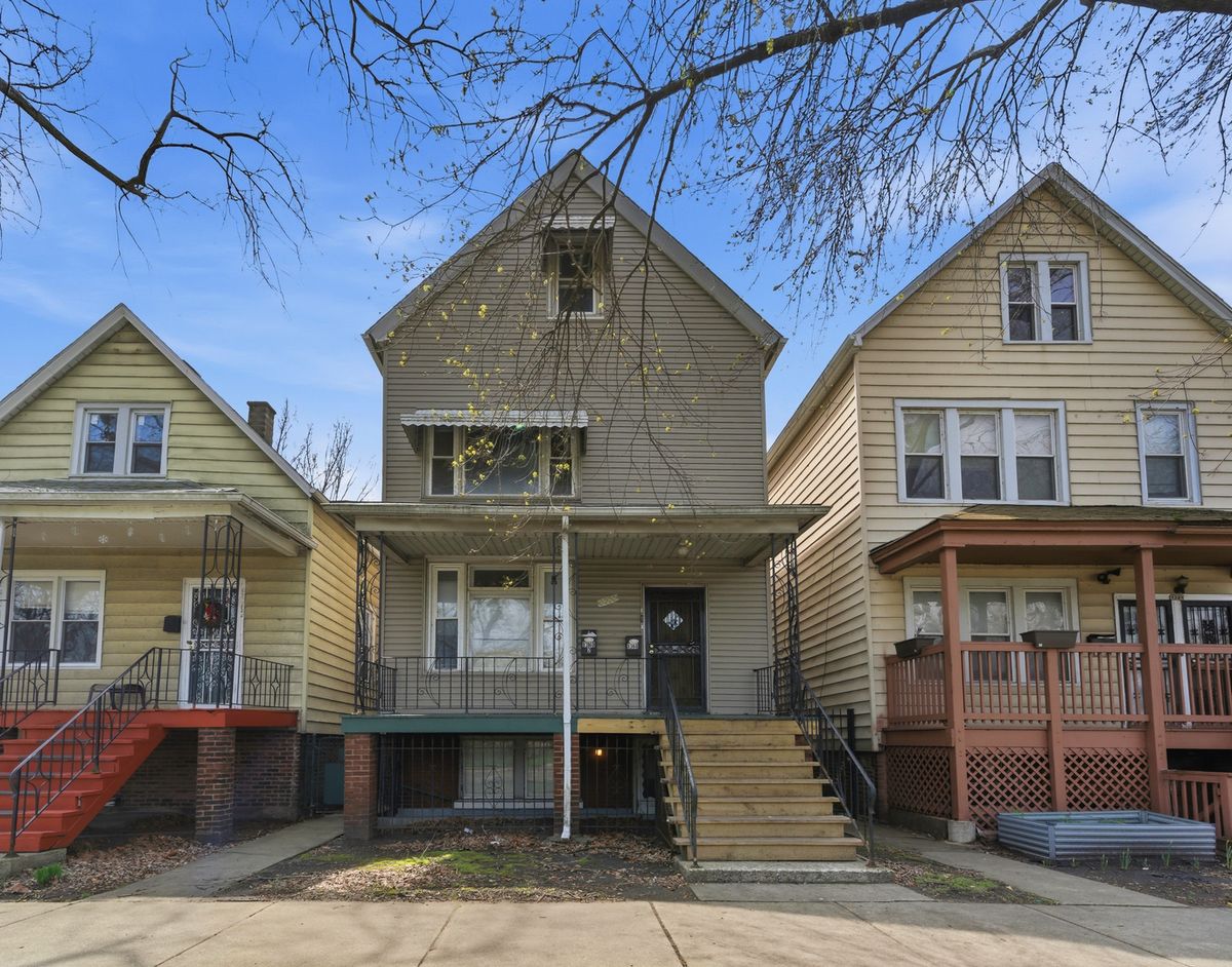 8360 Baker Avenue, Chicago, IL 60617