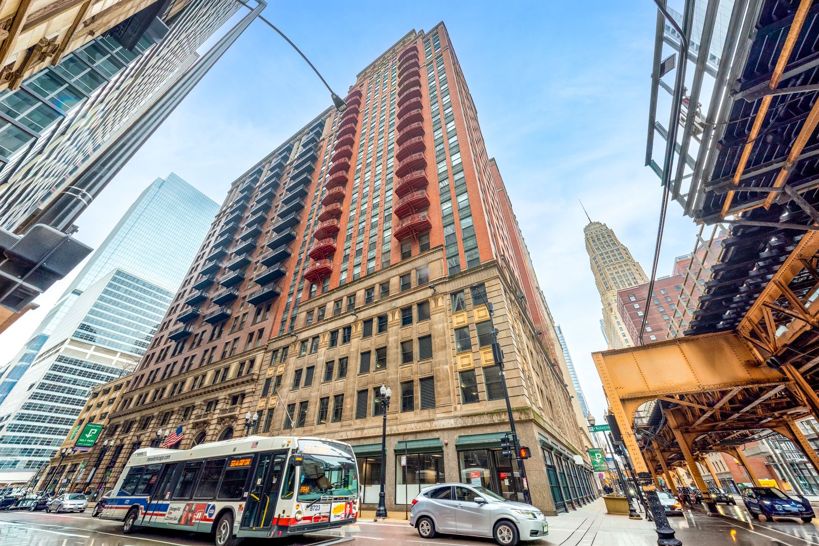 208 W Washington Street #1605 — Chicago, IL 60606