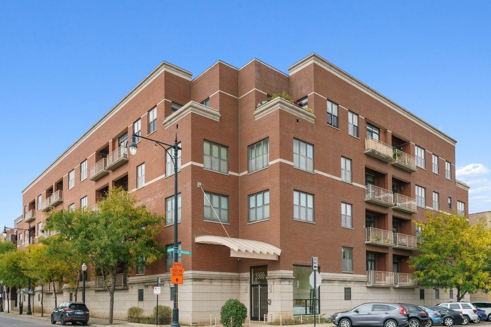 3300 W Irving Park Road #G4 — Chicago, IL 60618