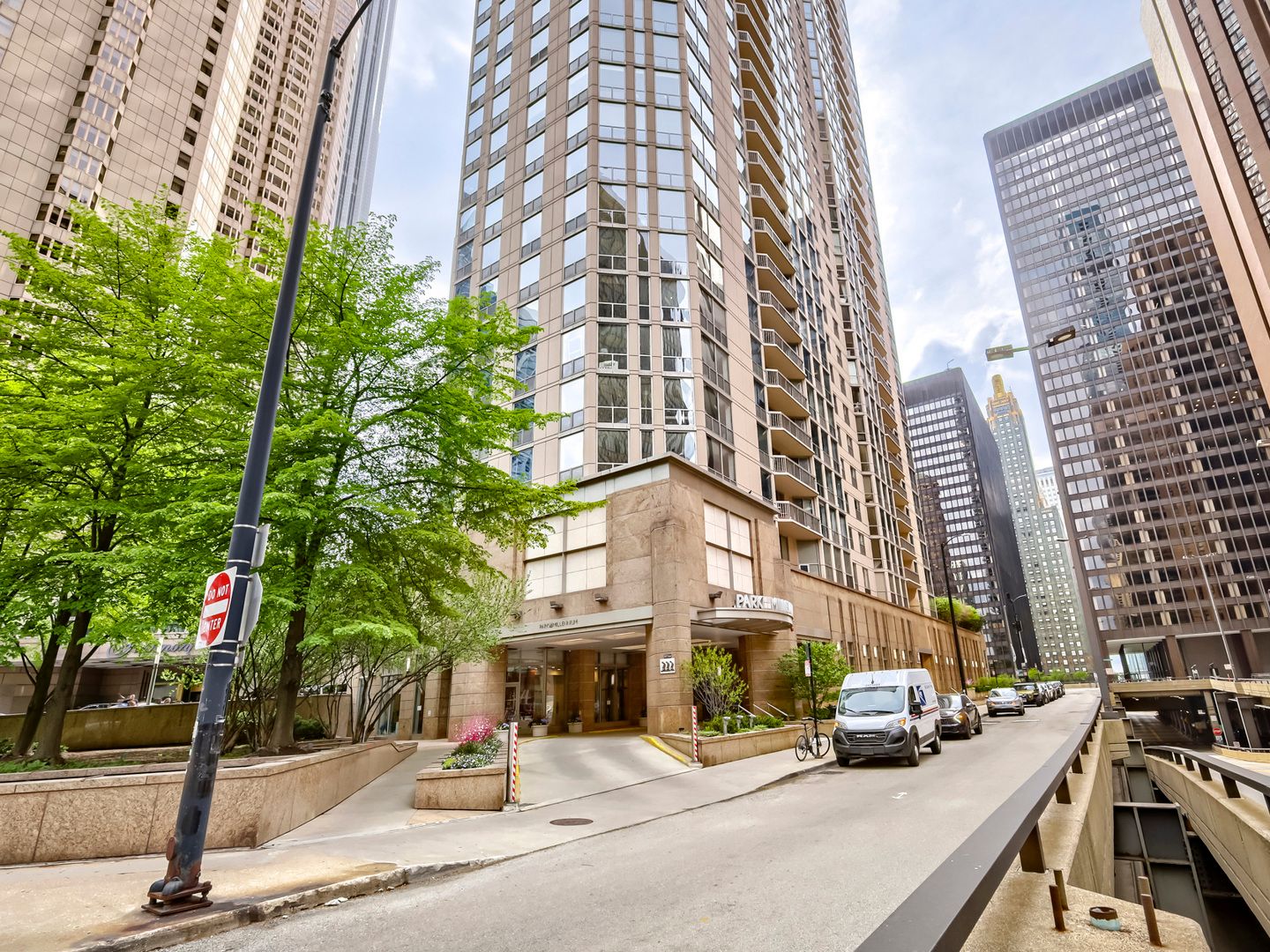 222 N Columbus Drive #3207 — Chicago, IL 60601