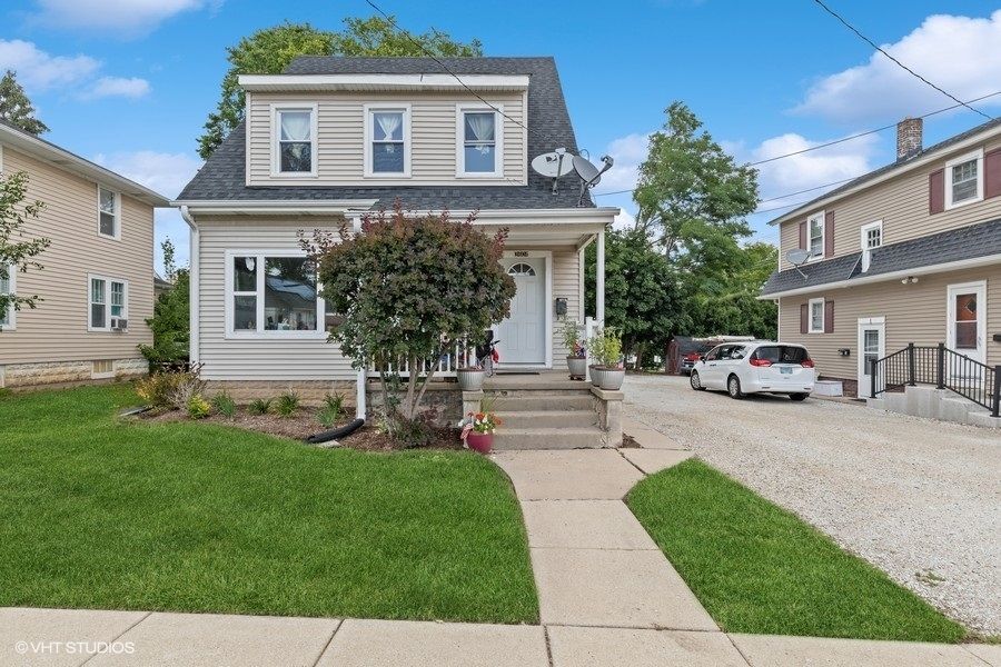 3604 Main Street #UPPER, McHenry, IL 60050