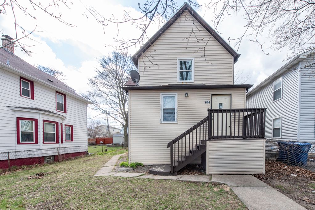 644 Lenox Avenue — Waukegan, IL 60085