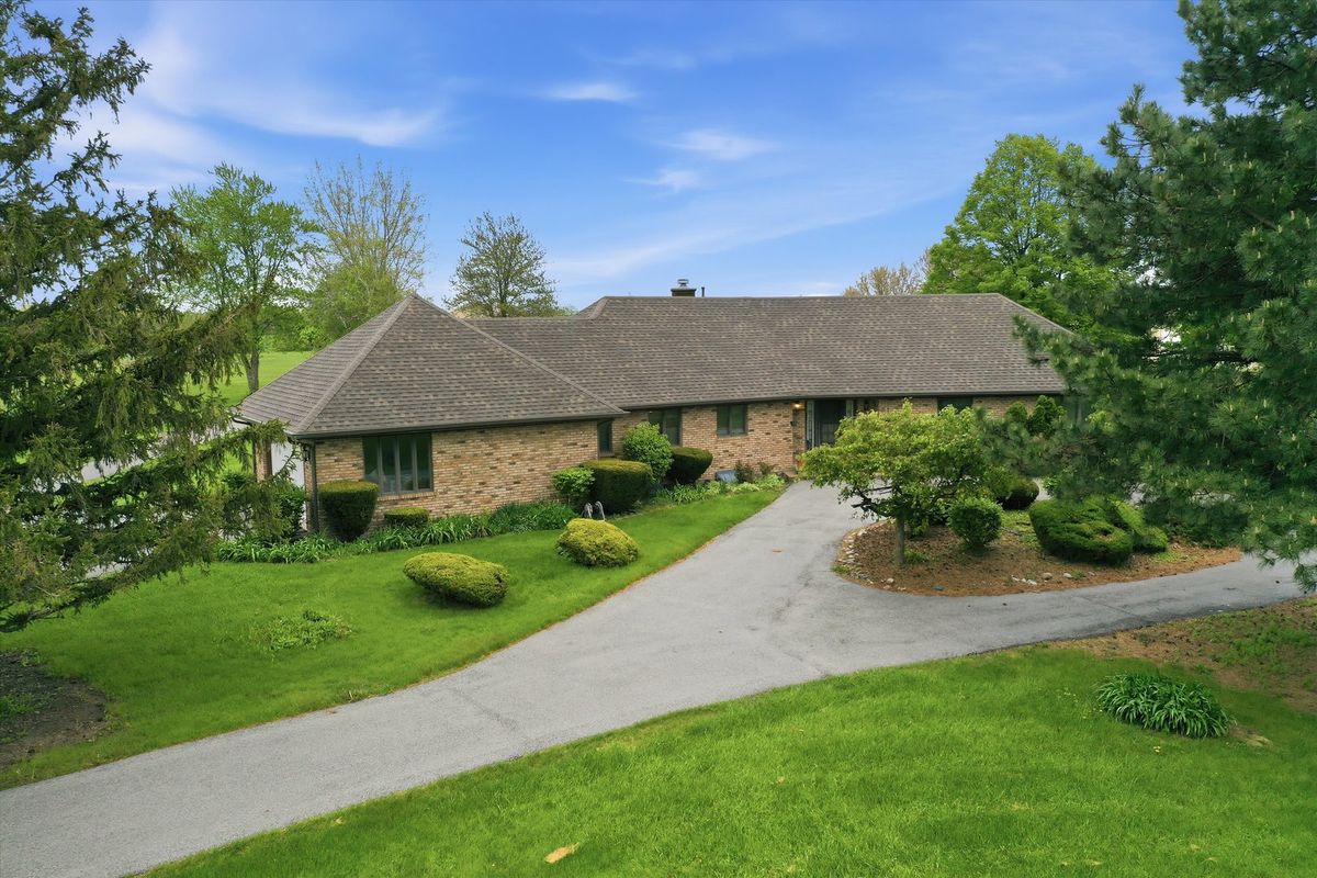 1026 Schoolhouse Road, New Lenox, IL 60451