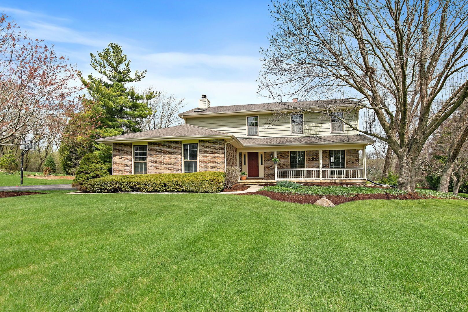 5720 Springs Boulevard — Crystal Lake, IL 60012