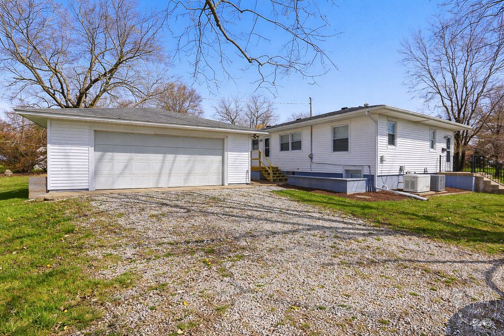 410 S Chicago Street, Rossville, IL 60963