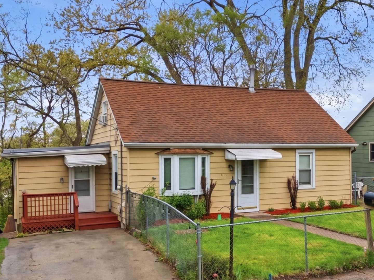 32 Arlington Lane — Fox Lake, IL 60020