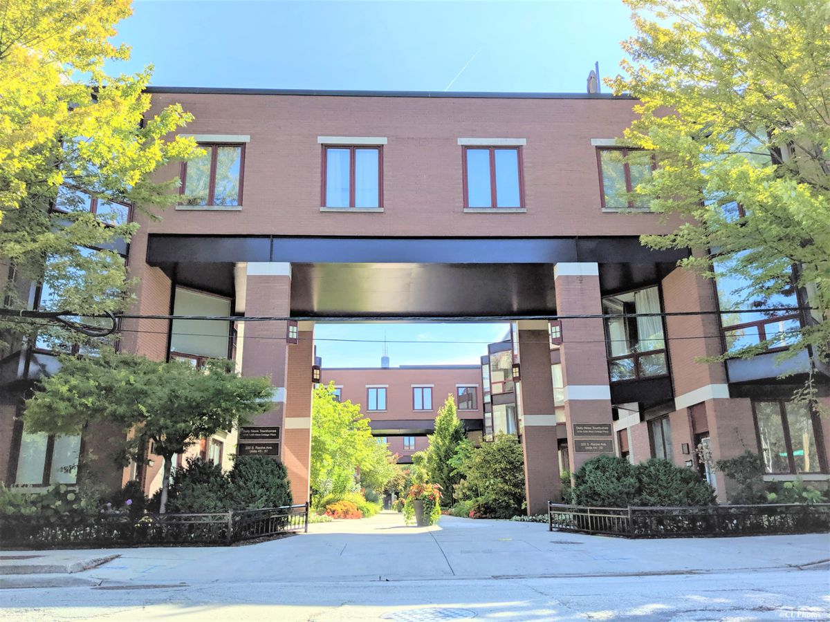 1236 Cottage Place, Chicago, IL 60607