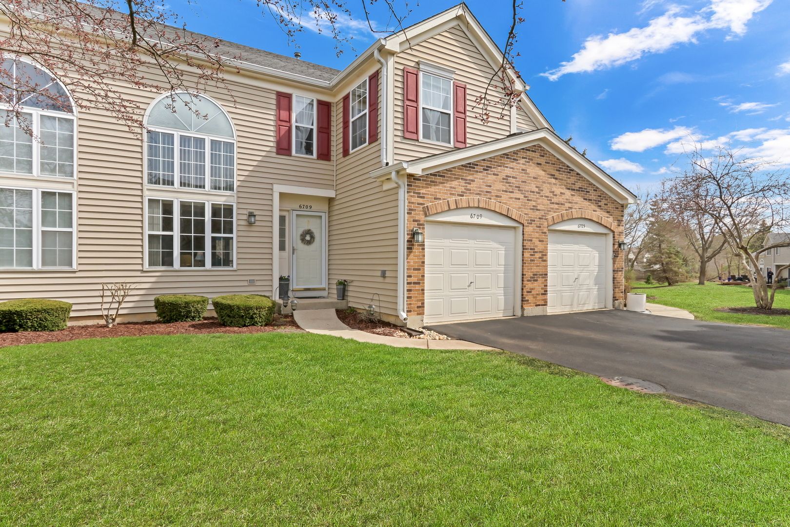 6709 E Wellsley Court — Gurnee, IL 60031