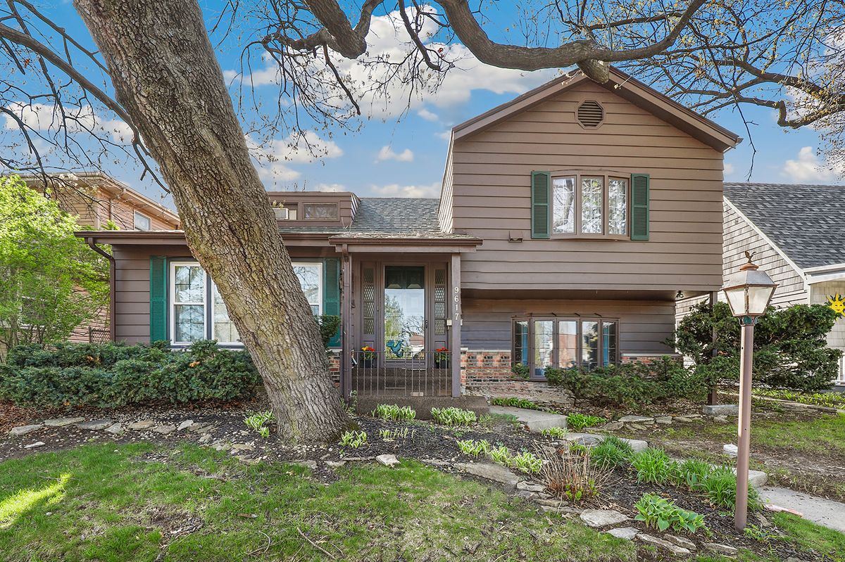 9617 Shore Drive, Oak Lawn, IL 60453