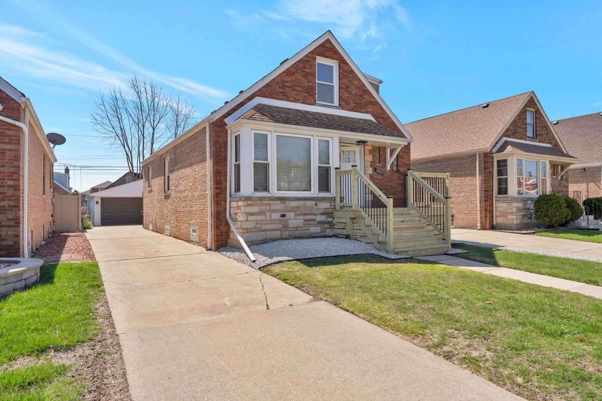 2825 84th Place, Chicago, IL 60652
