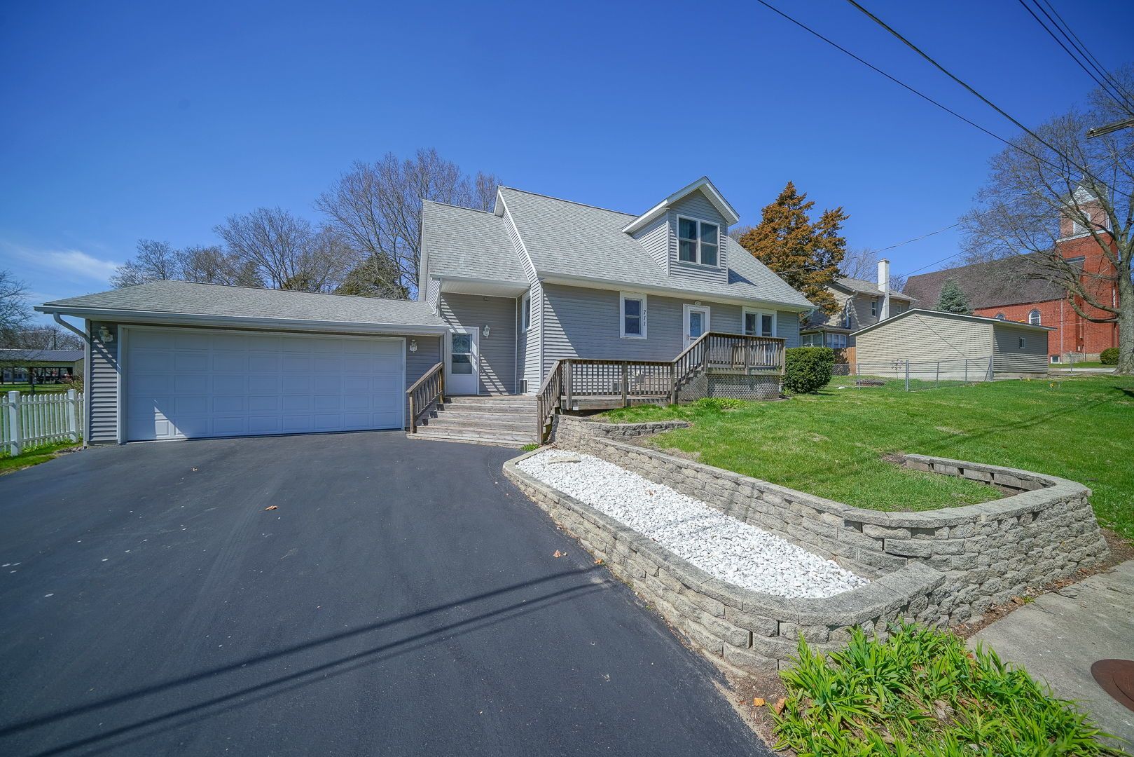 711 Taylor Street — Pecatonica, IL 61063