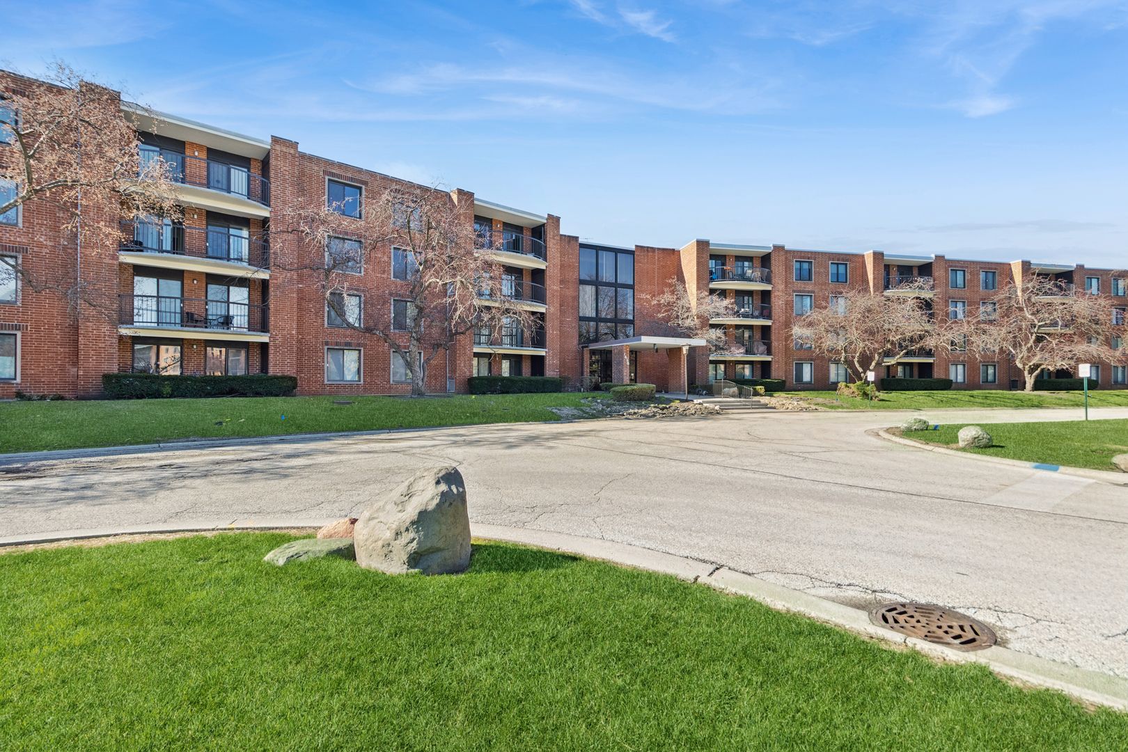 1415 E Central Road #405A — Arlington Heights, IL 60005